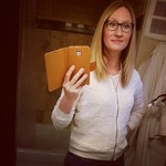 Documenting this momentous occasion in which I showered and made myself look presentable on a kid day! Or any day on the last two months for that matter! #12weekspregnant #nothingtowear #slimpickins